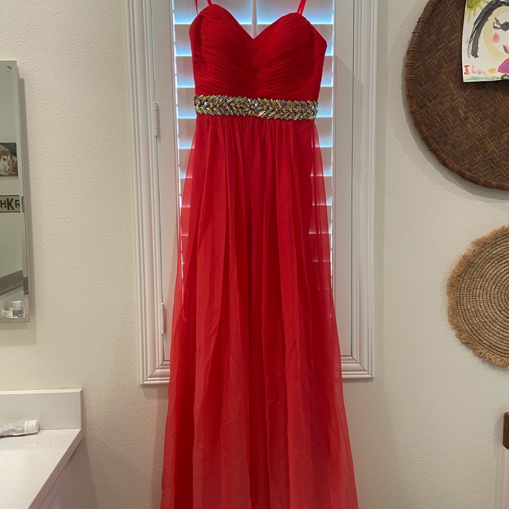 La femme formal dress